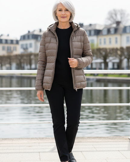 Leichte Daunenjacke Taupe mit Kapuze - Ansicht 1