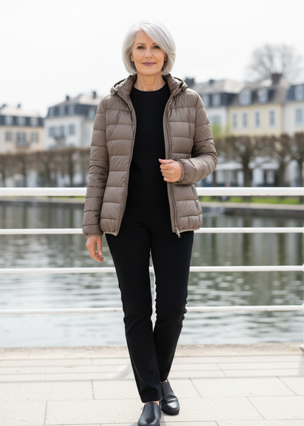 Leichte Daunenjacke Taupe mit Kapuze - Ansicht 1